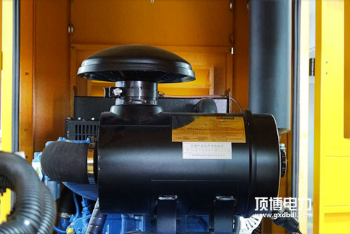 冷凍液中滲入機(jī)油，對發(fā)動機(jī)汽缸有什么樣影響？
